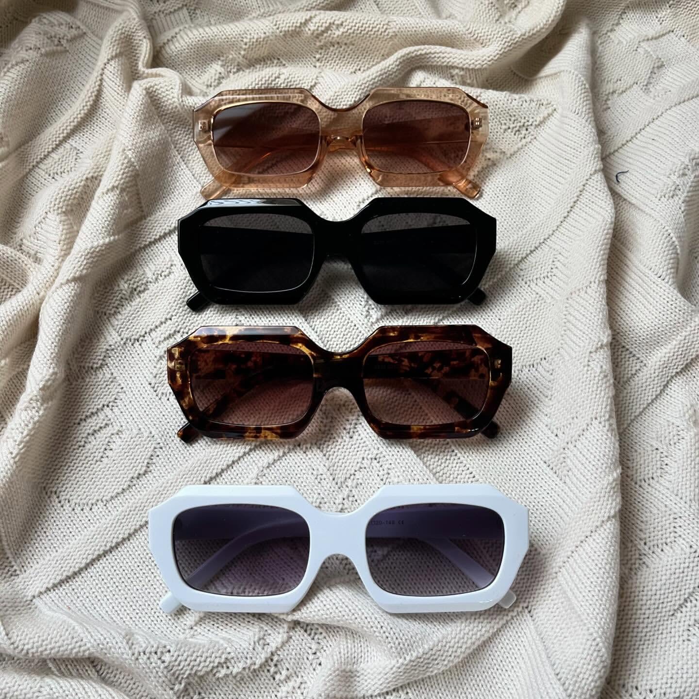 عینک زنانه مستطیلی