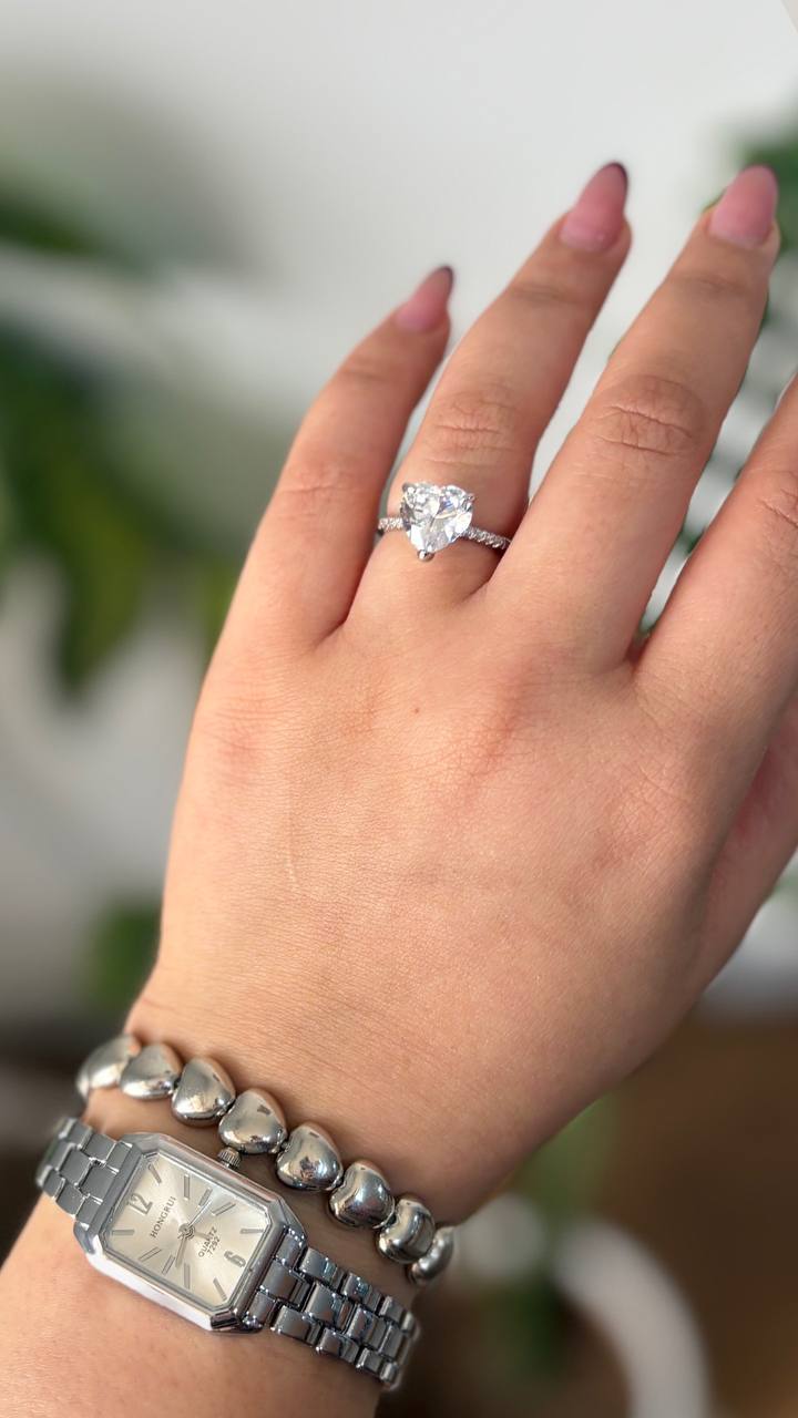 انگشتر جواهراتی قلبی