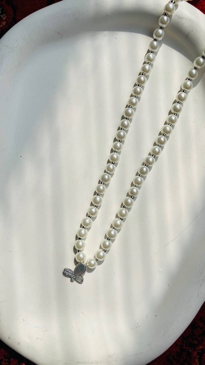 گردنبند مرواریدی پروانه